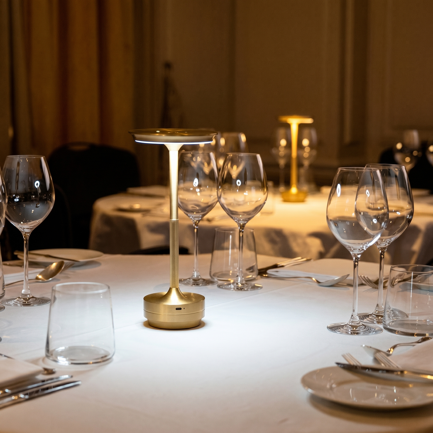 A dining room of tables